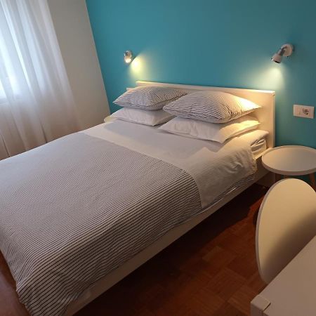 Apartments Leo Ровин Екстериор снимка